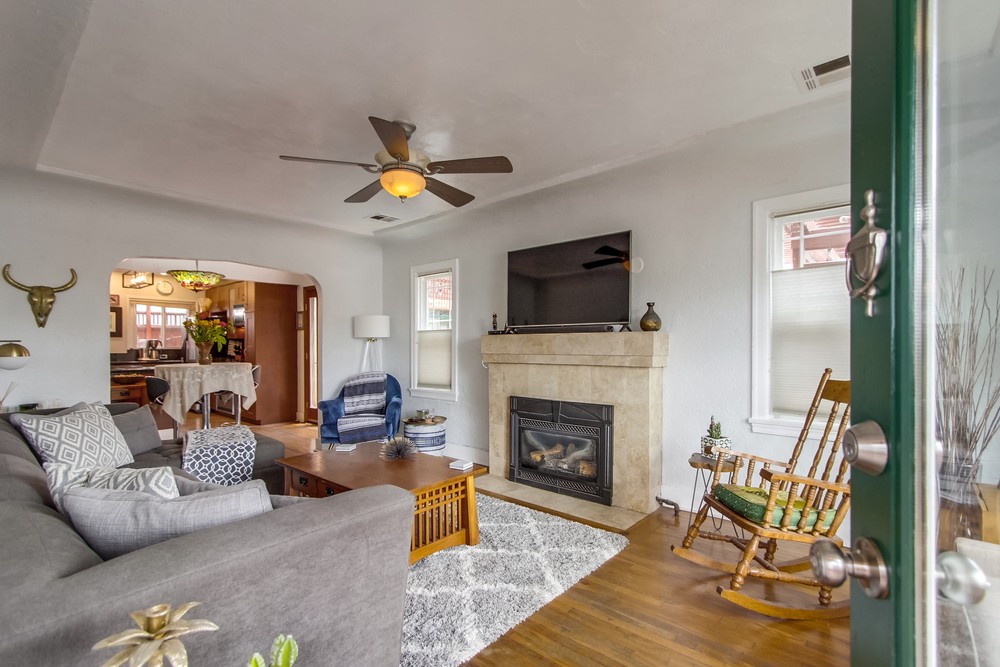 Virtual tour photo 14 of 44 for 2836 Lincoln Ave