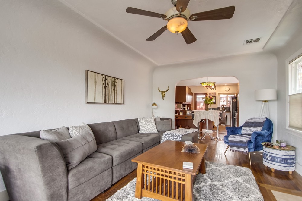 Virtual tour photo 16 of 44 for 2836 Lincoln Ave