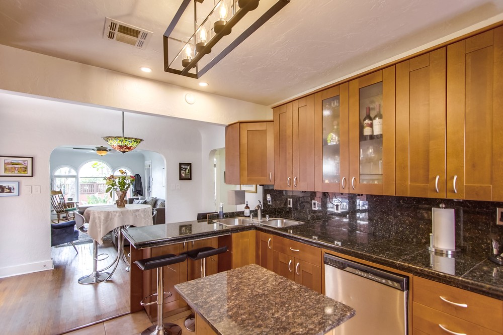 Virtual tour photo 25 of 44 for 2836 Lincoln Ave