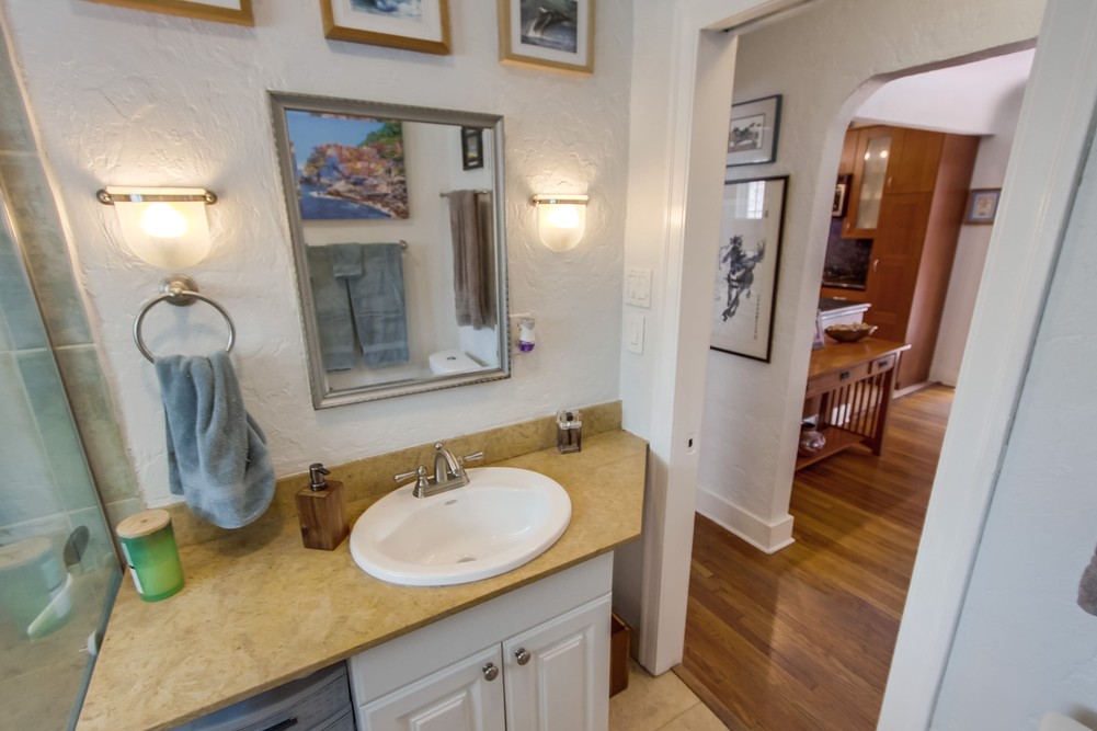 Virtual tour photo 35 of 44 for 2836 Lincoln Ave