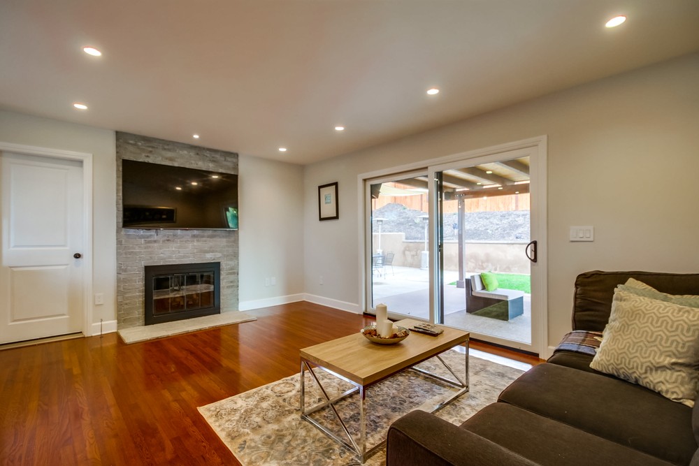 Virtual tour photo 8 of 52 for 2836 Rockne St