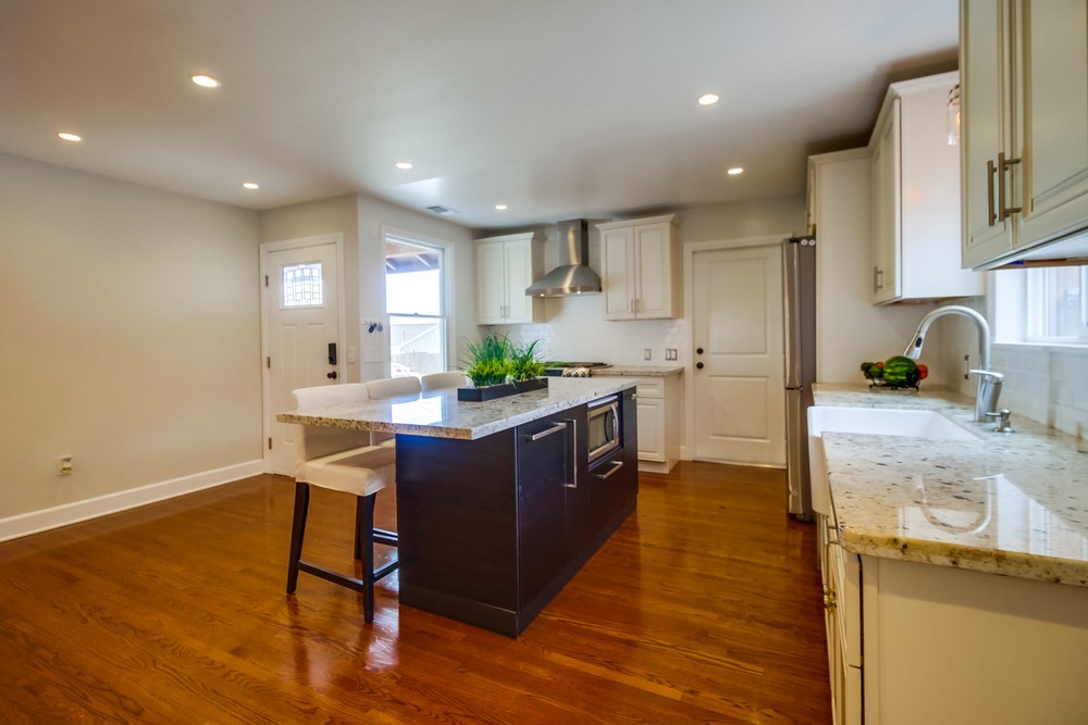 Virtual tour photo 11 of 52 for 2836 Rockne St