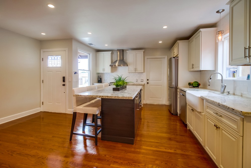 Virtual tour photo 12 of 52 for 2836 Rockne St