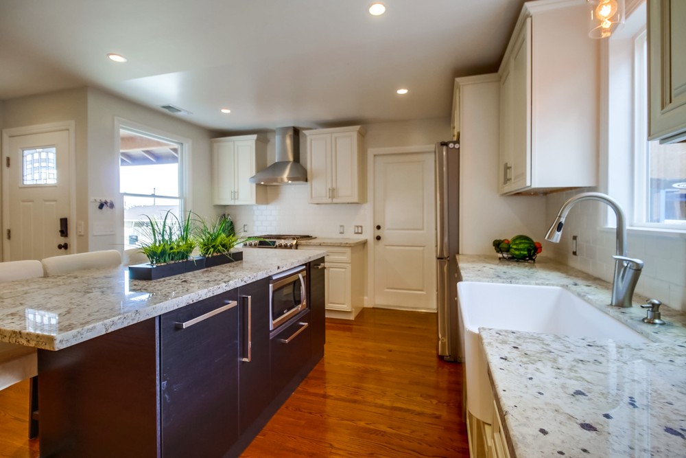 Virtual tour photo 14 of 52 for 2836 Rockne St