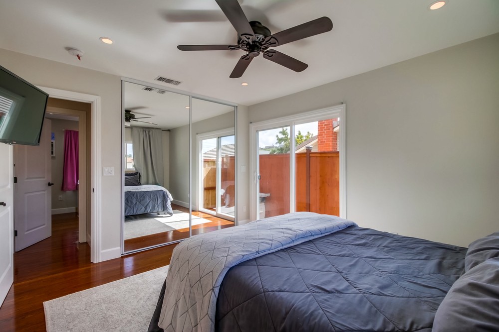 Virtual tour photo 24 of 52 for 2836 Rockne St