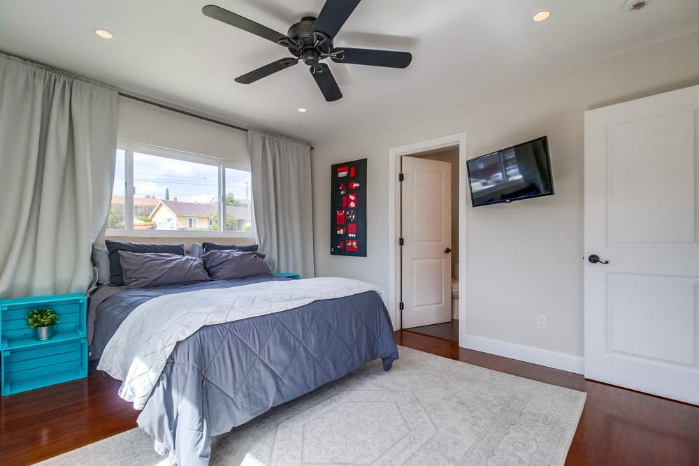 Virtual tour photo 25 of 52 for 2836 Rockne St