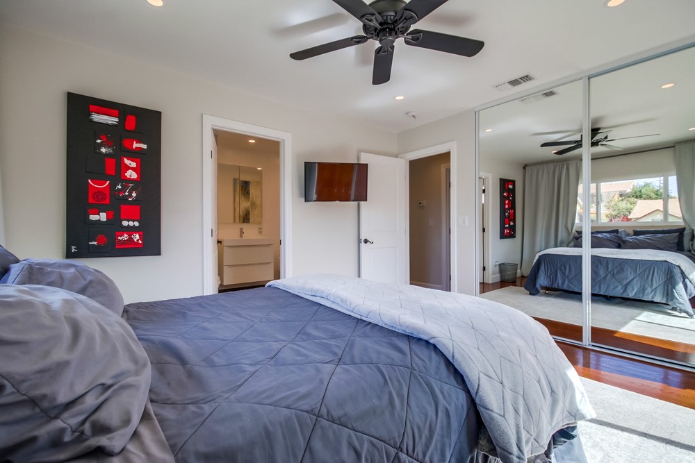 Virtual tour photo 26 of 52 for 2836 Rockne St