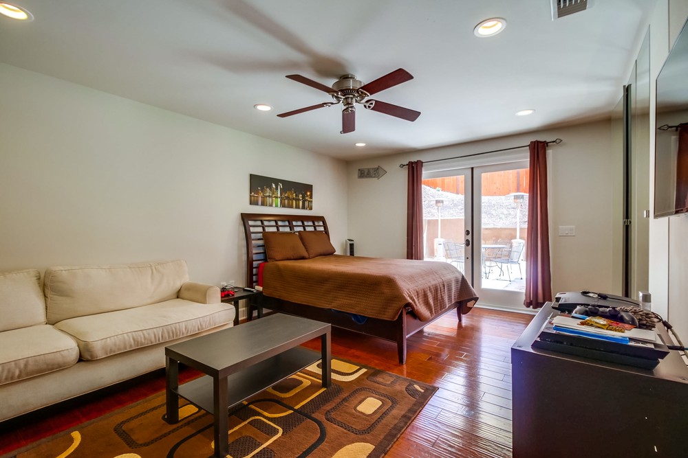 Virtual tour photo 30 of 52 for 2836 Rockne St