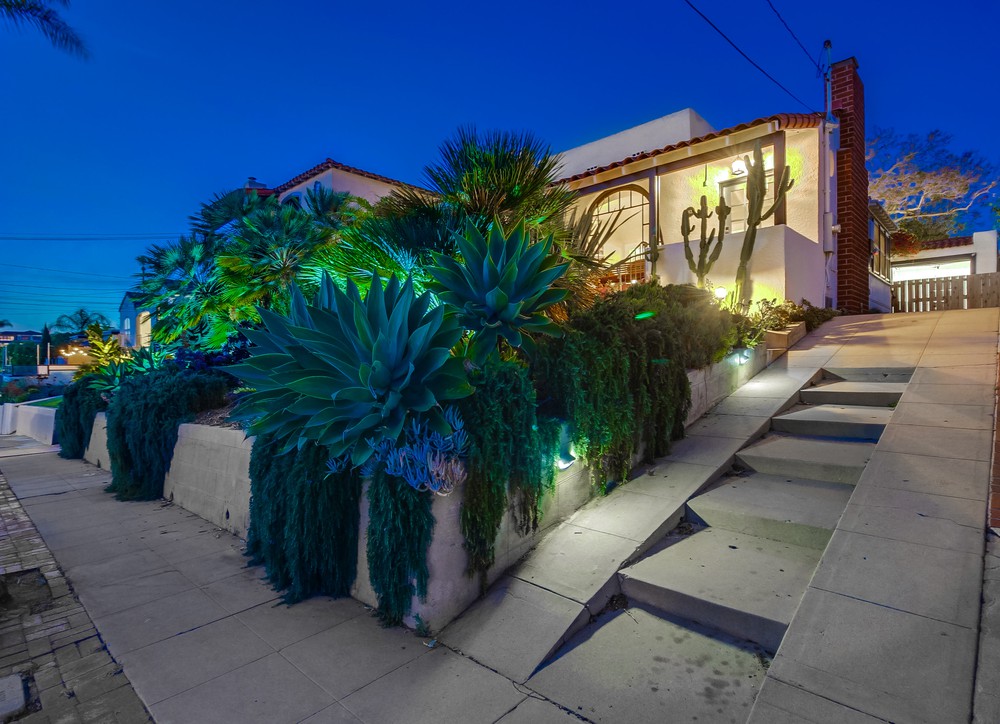 Virtual tour photo 3 of 115 for 2839 State St