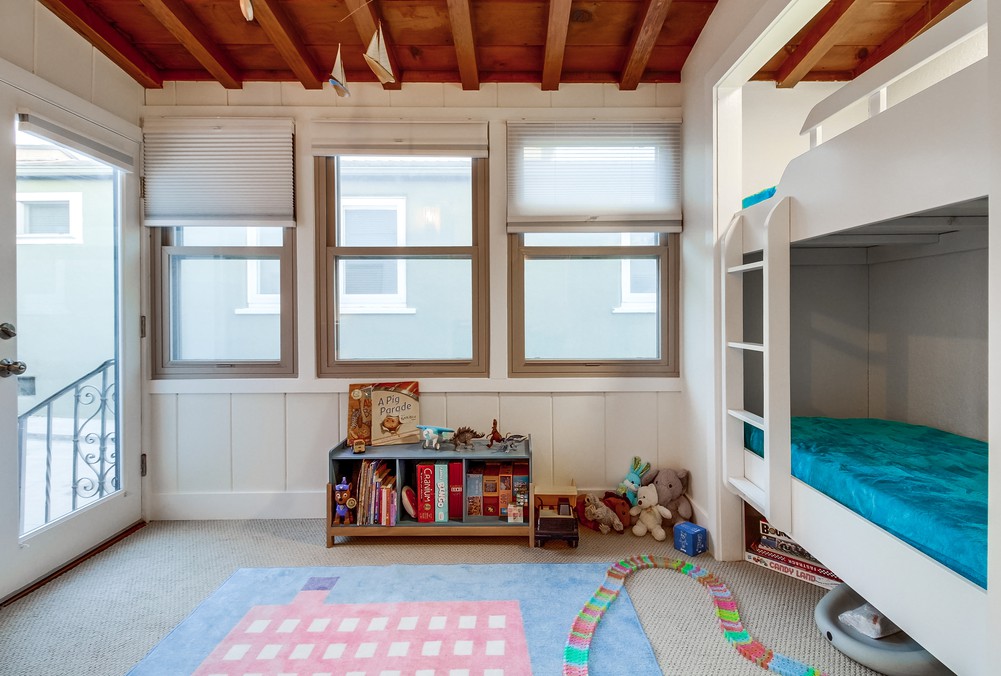 Virtual tour photo 80 of 115 for 2839 State St