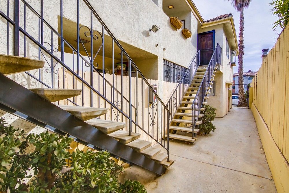 Virtual tour photo 5 of 29 for 2840 C St #4