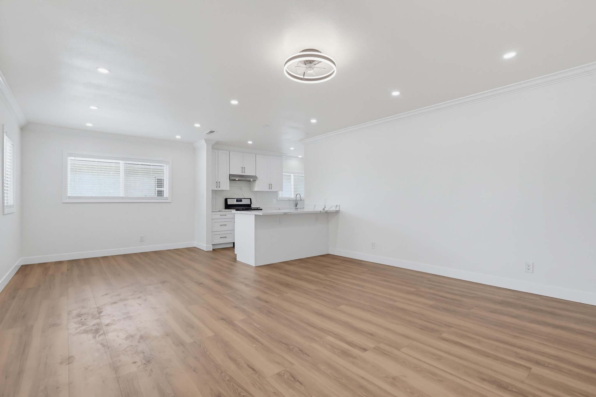 Virtual tour photo 7 of 77 for 2841 E 69th St