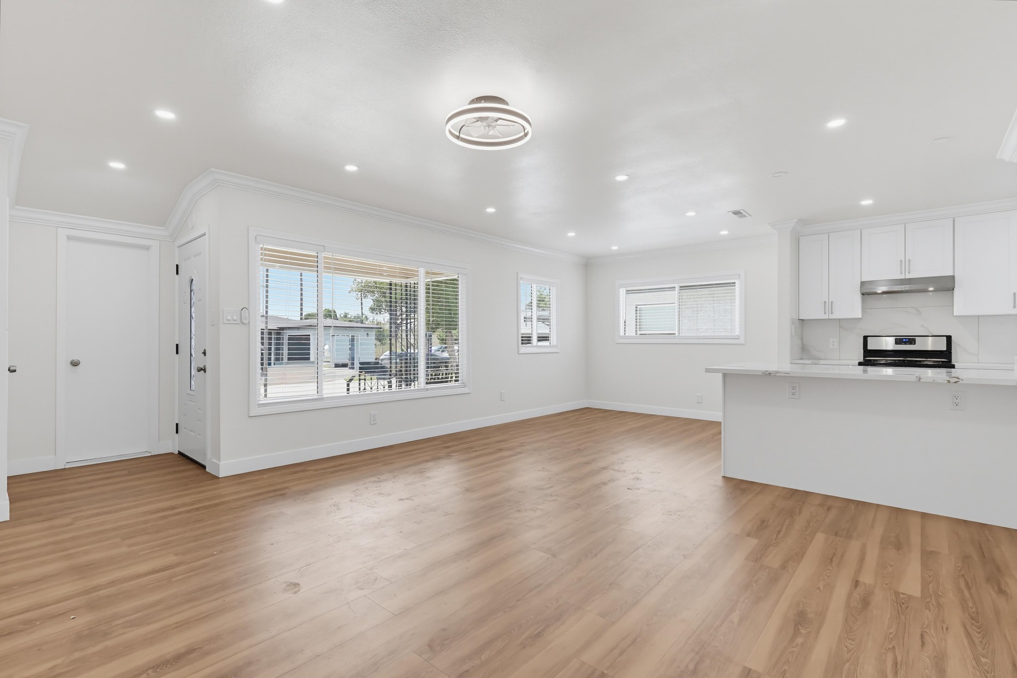 Virtual tour photo 8 of 77 for 2841 E 69th St
