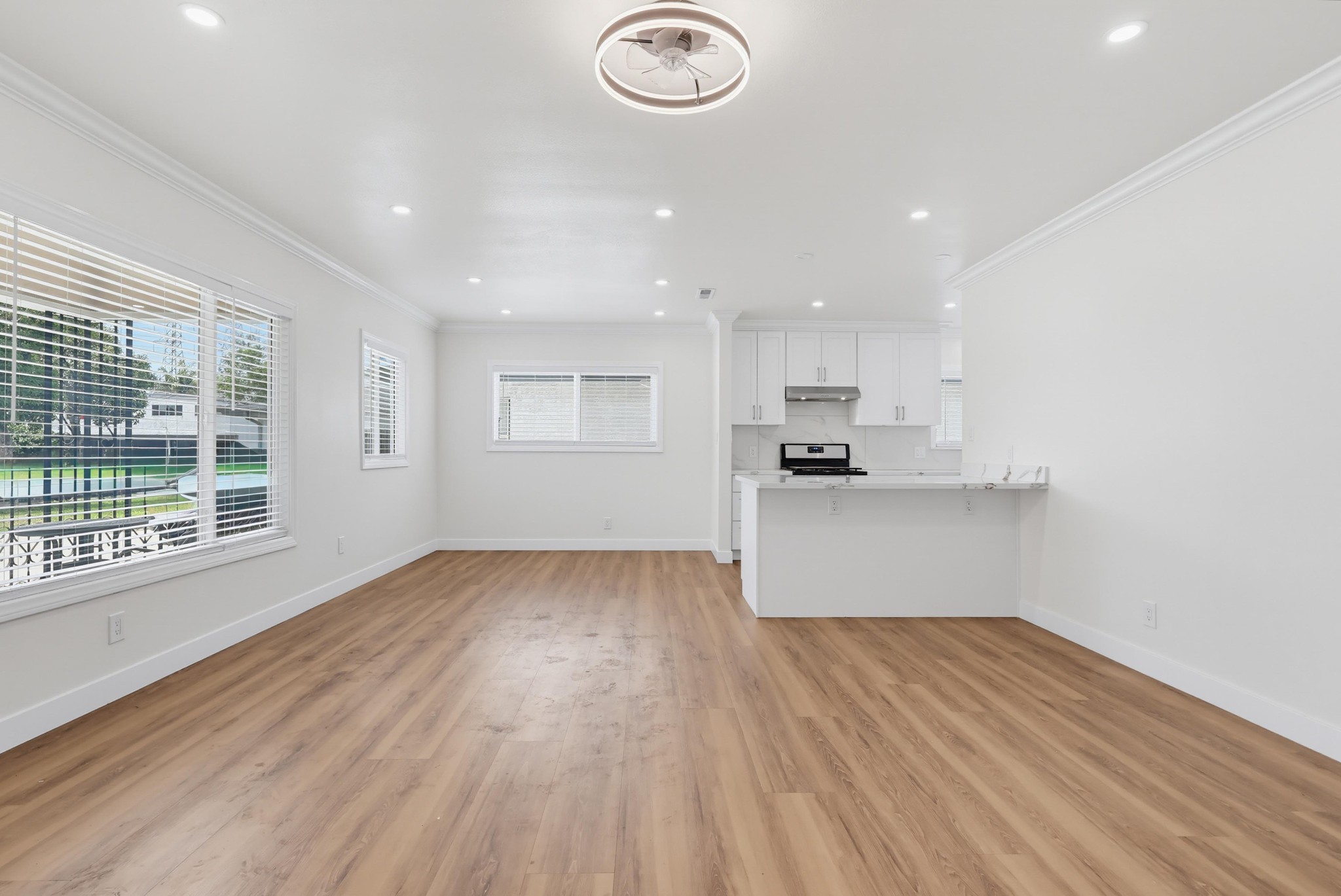Virtual tour photo 9 of 77 for 2841 E 69th St
