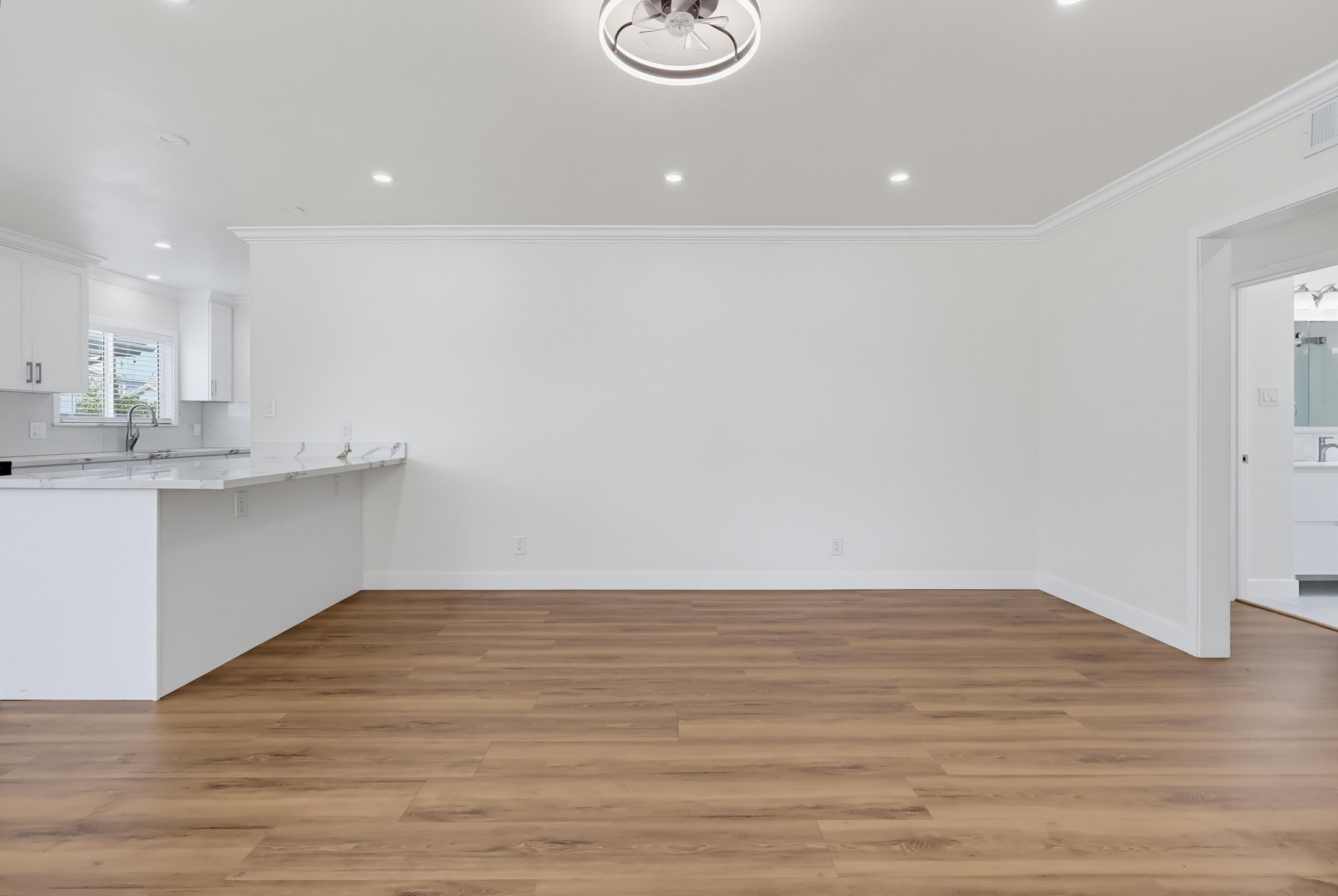 Virtual tour photo 10 of 77 for 2841 E 69th St