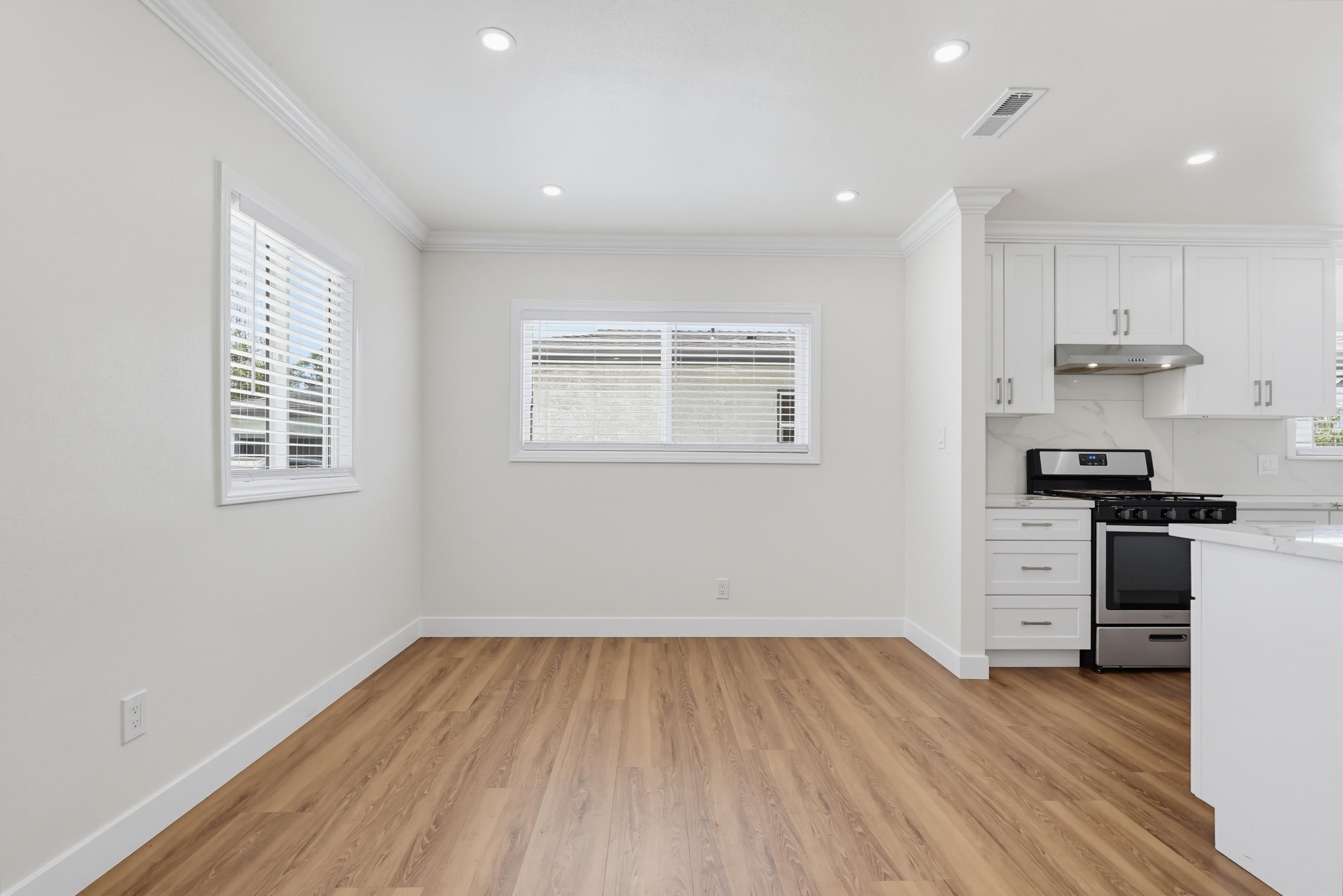 Virtual tour photo 13 of 77 for 2841 E 69th St