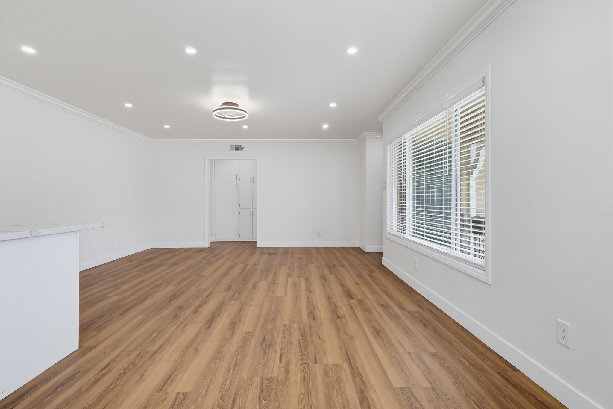 Virtual tour photo 17 of 77 for 2841 E 69th St