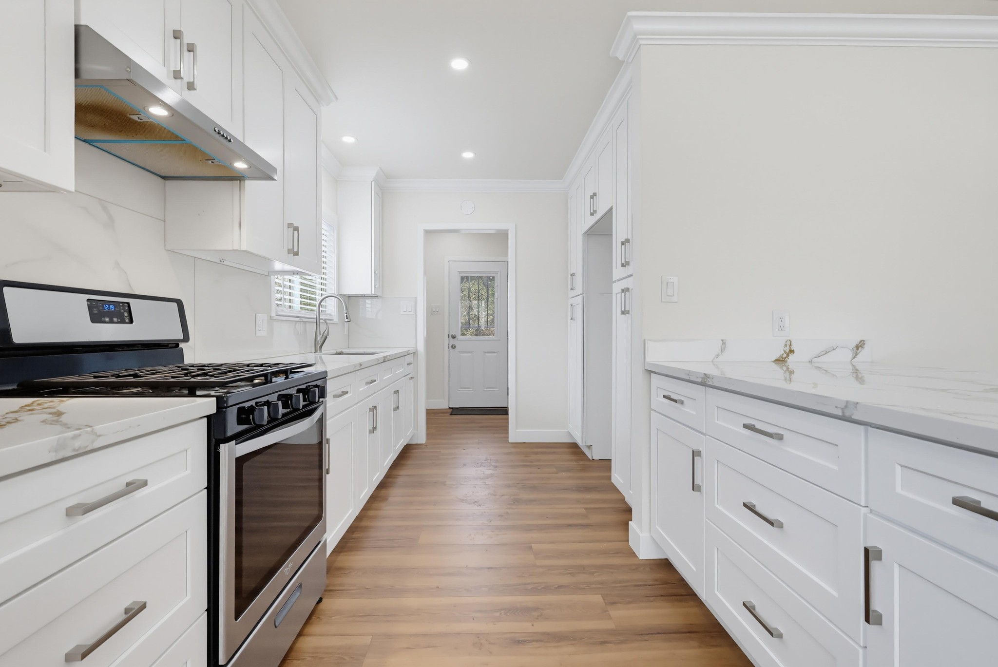 Virtual tour photo 19 of 77 for 2841 E 69th St