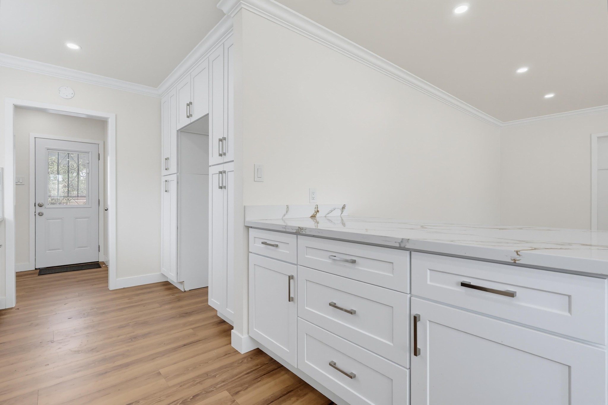 Virtual tour photo 21 of 77 for 2841 E 69th St