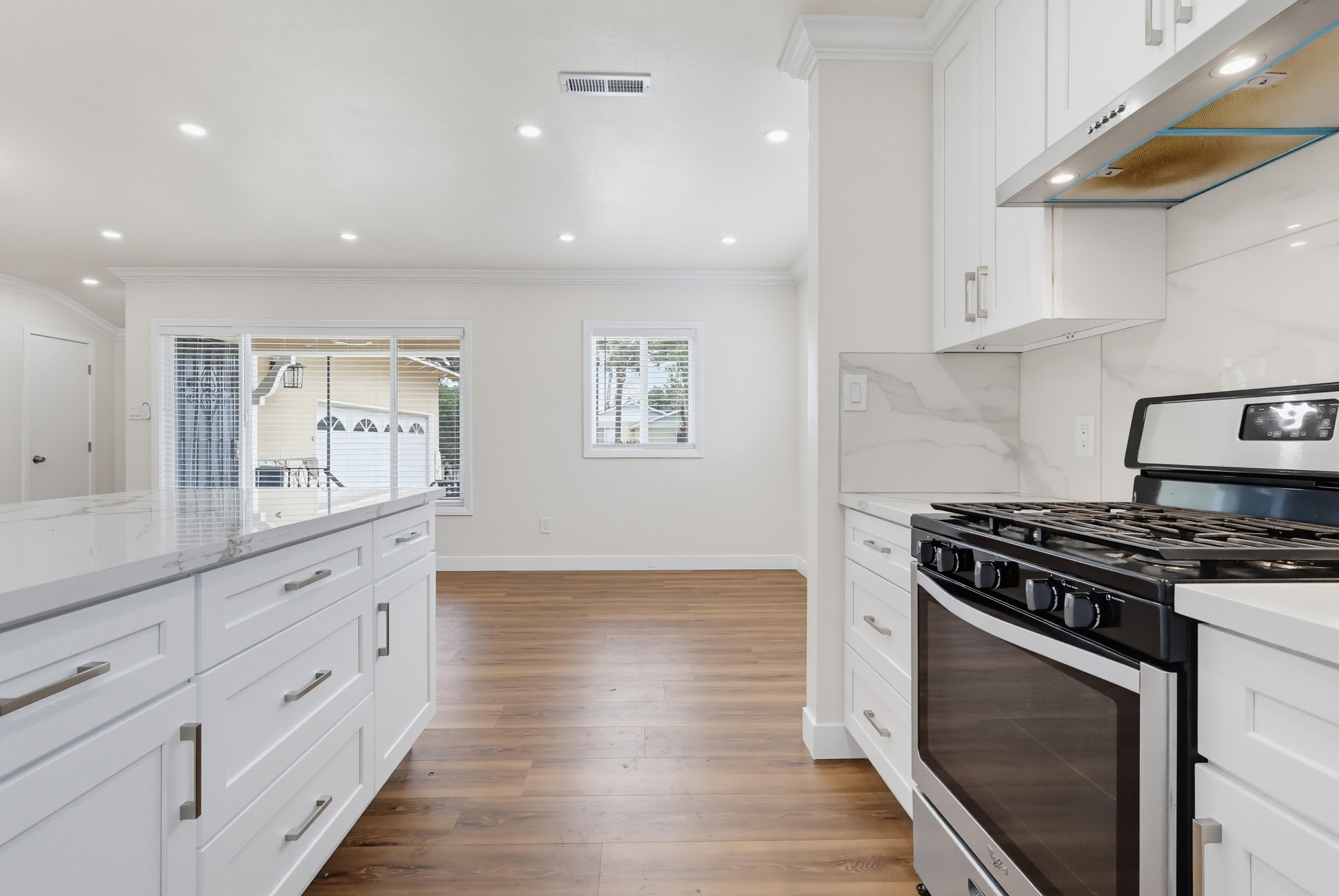Virtual tour photo 22 of 77 for 2841 E 69th St
