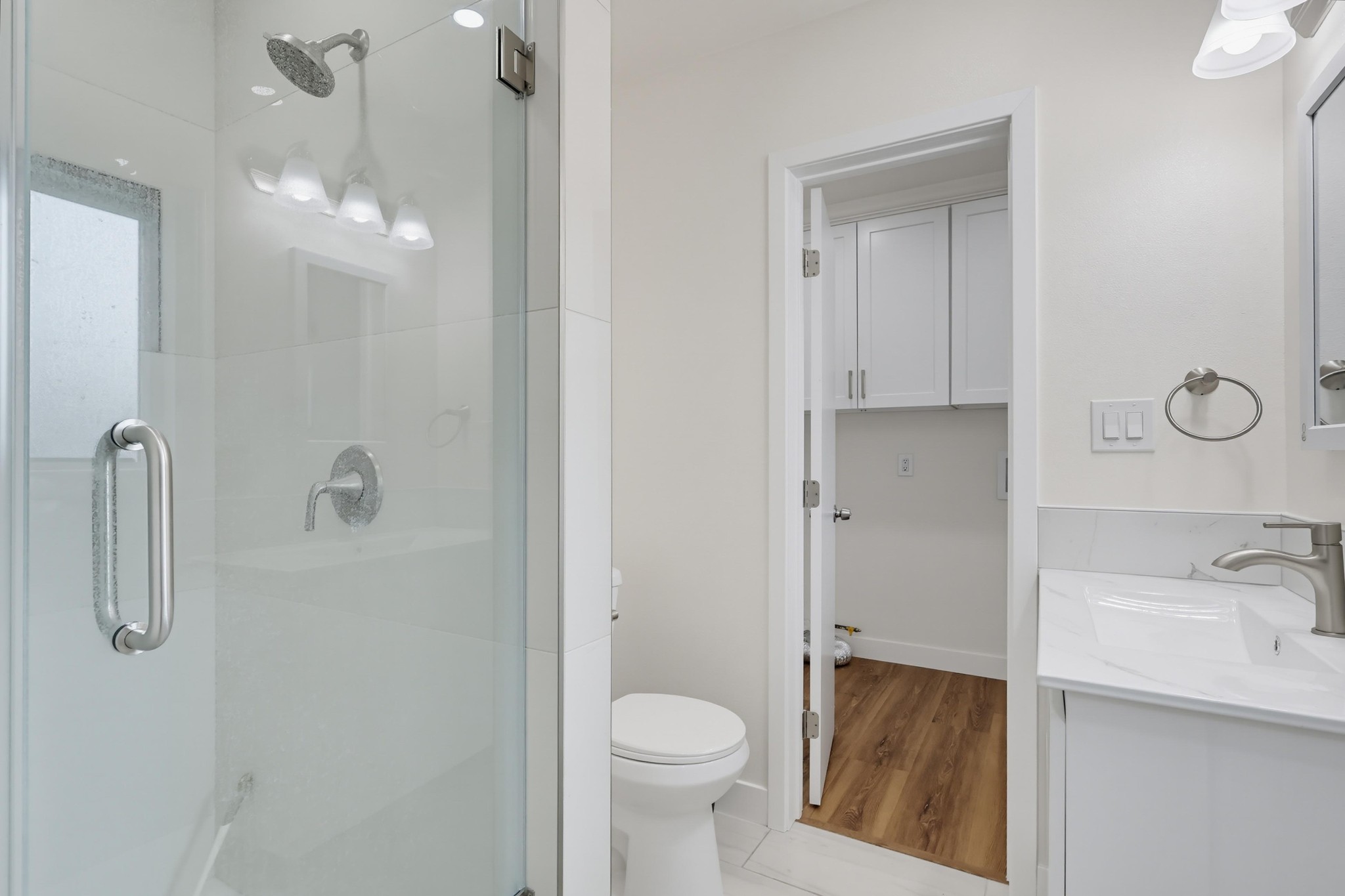 Virtual tour photo 31 of 77 for 2841 E 69th St