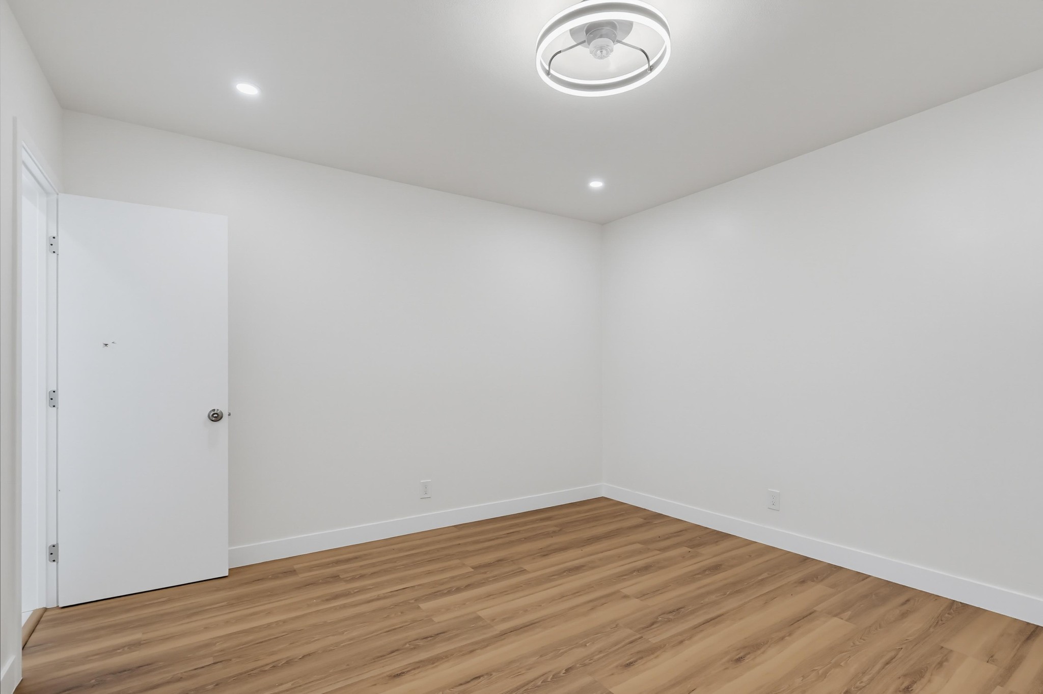 Virtual tour photo 34 of 77 for 2841 E 69th St