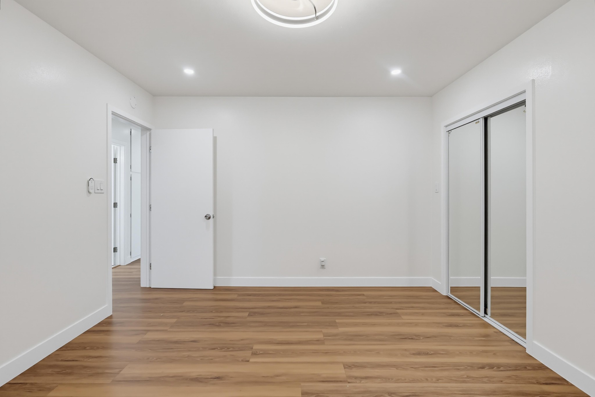 Virtual tour photo 37 of 77 for 2841 E 69th St