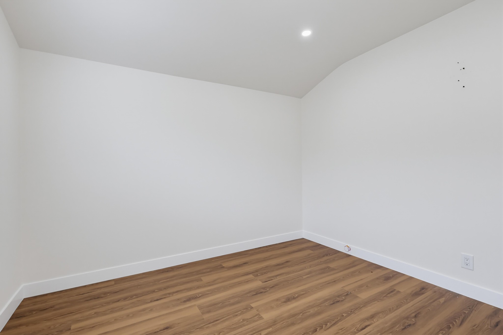 Virtual tour photo 41 of 77 for 2841 E 69th St