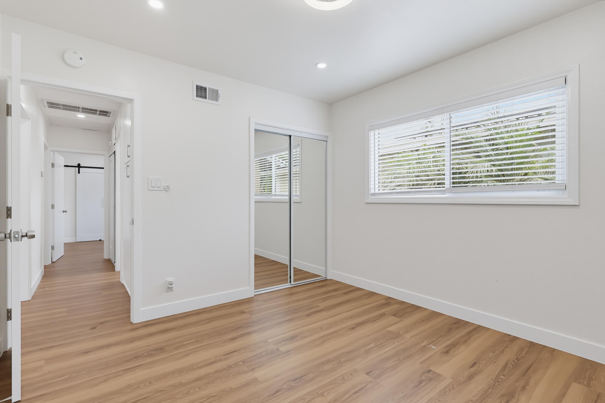 Virtual tour photo 43 of 77 for 2841 E 69th St