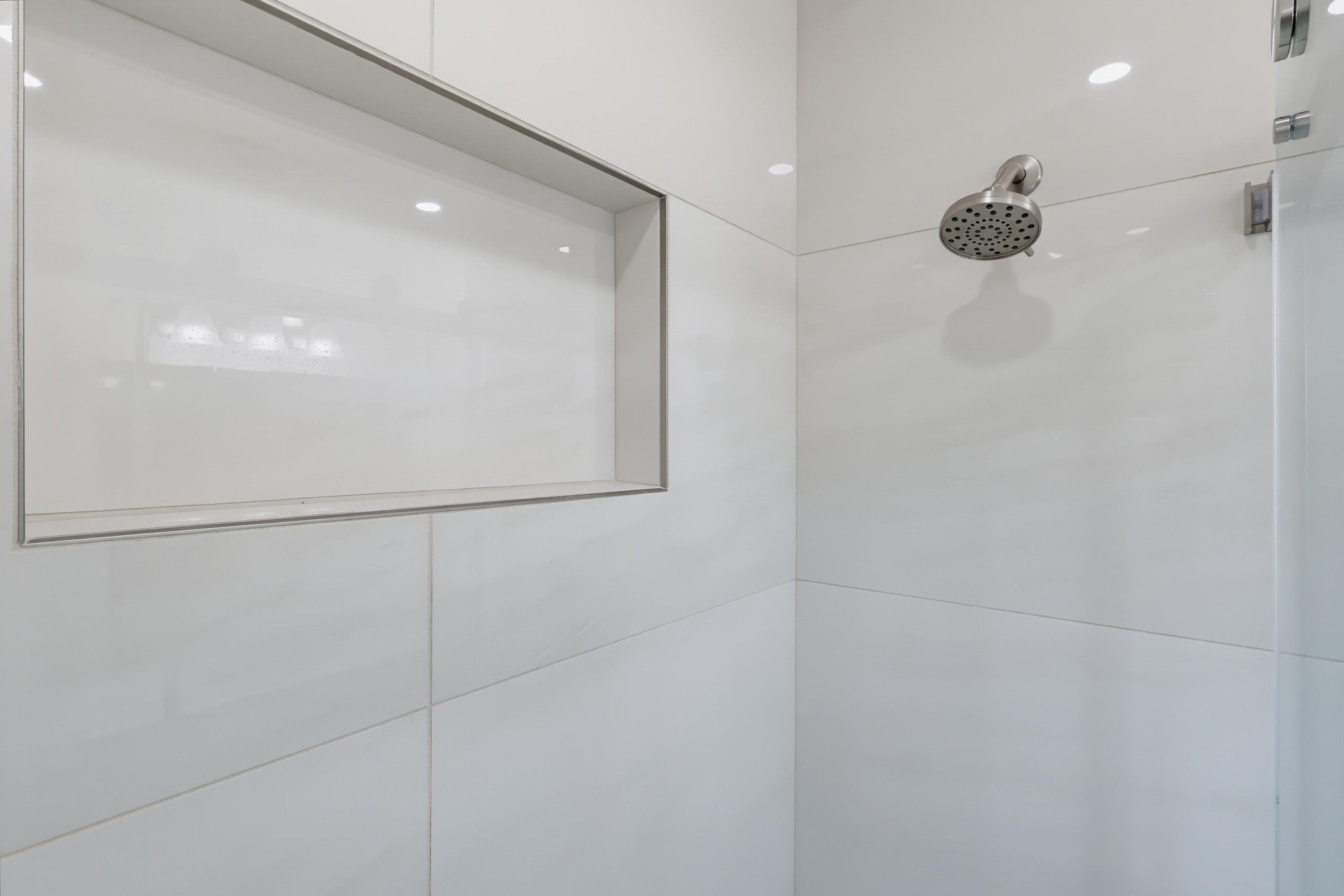 Virtual tour photo 48 of 77 for 2841 E 69th St