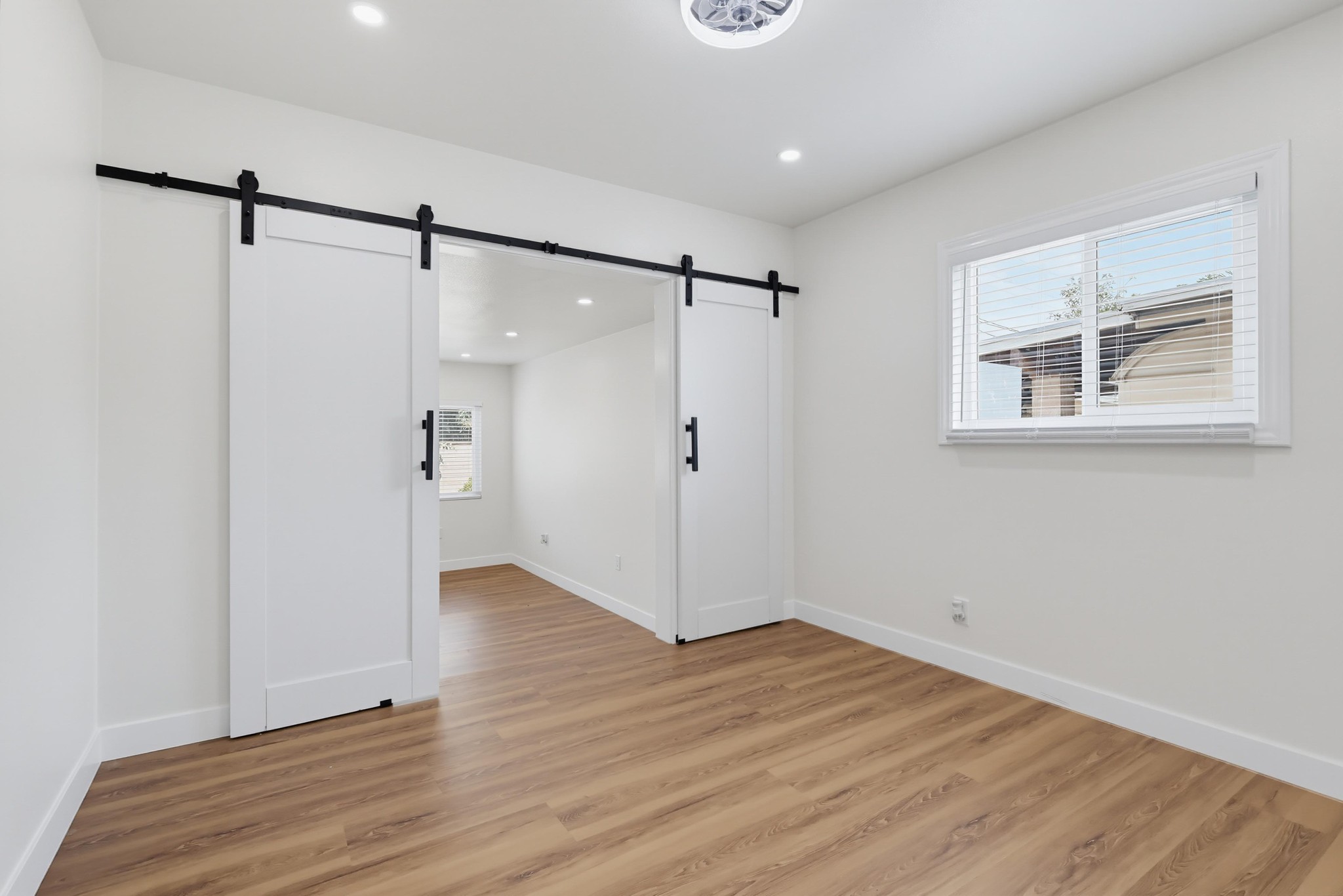 Virtual tour photo 51 of 77 for 2841 E 69th St
