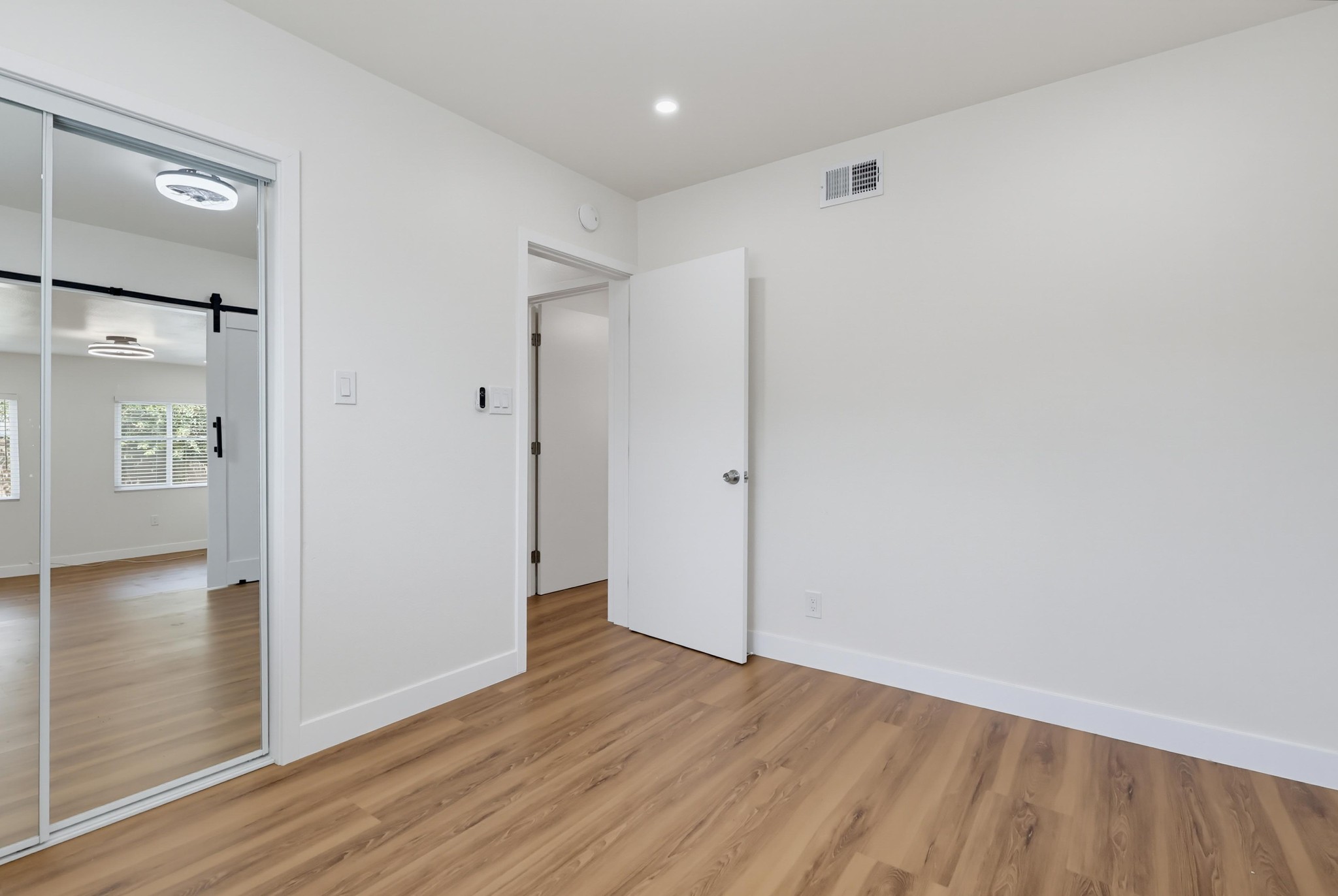 Virtual tour photo 53 of 77 for 2841 E 69th St