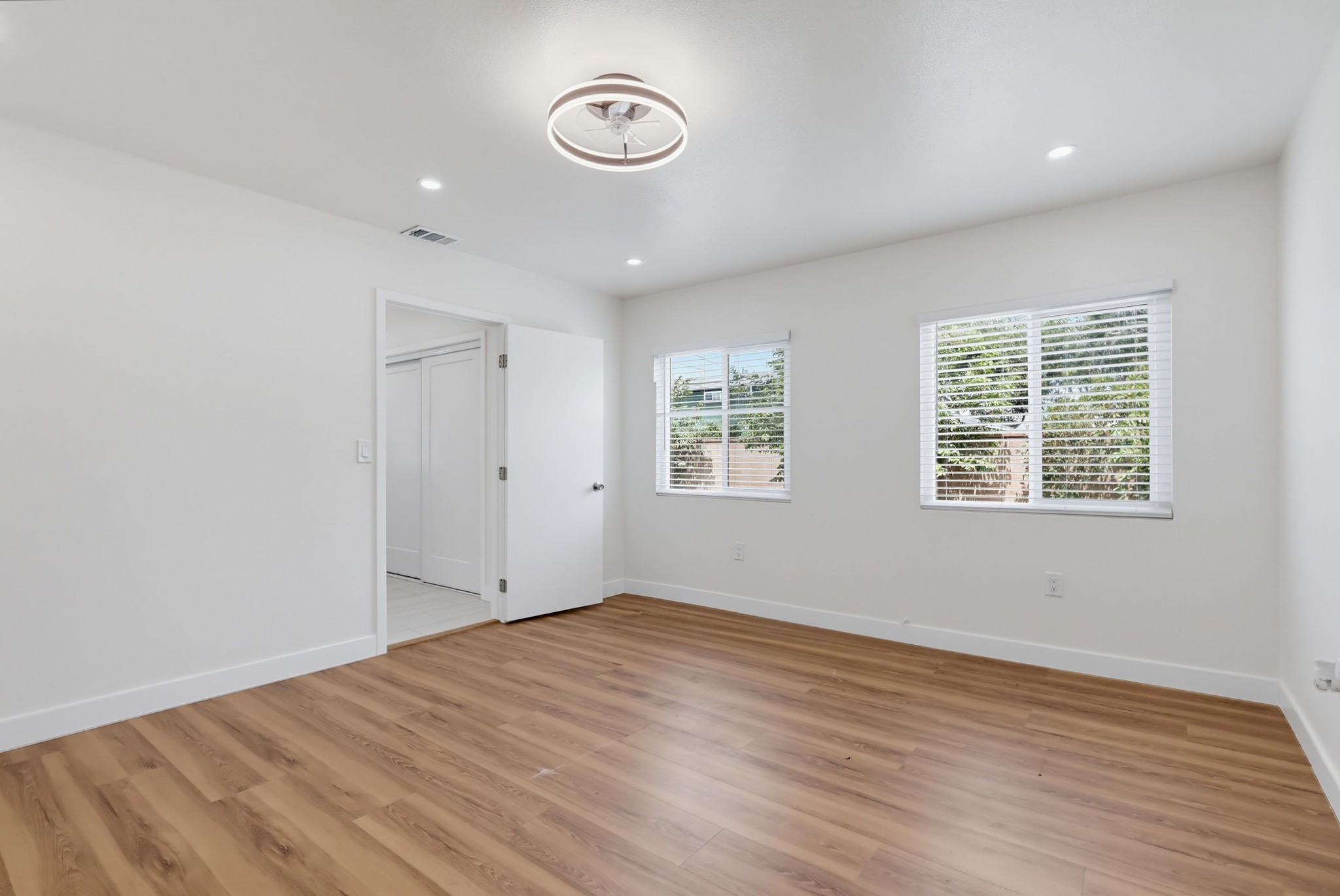 Virtual tour photo 56 of 77 for 2841 E 69th St