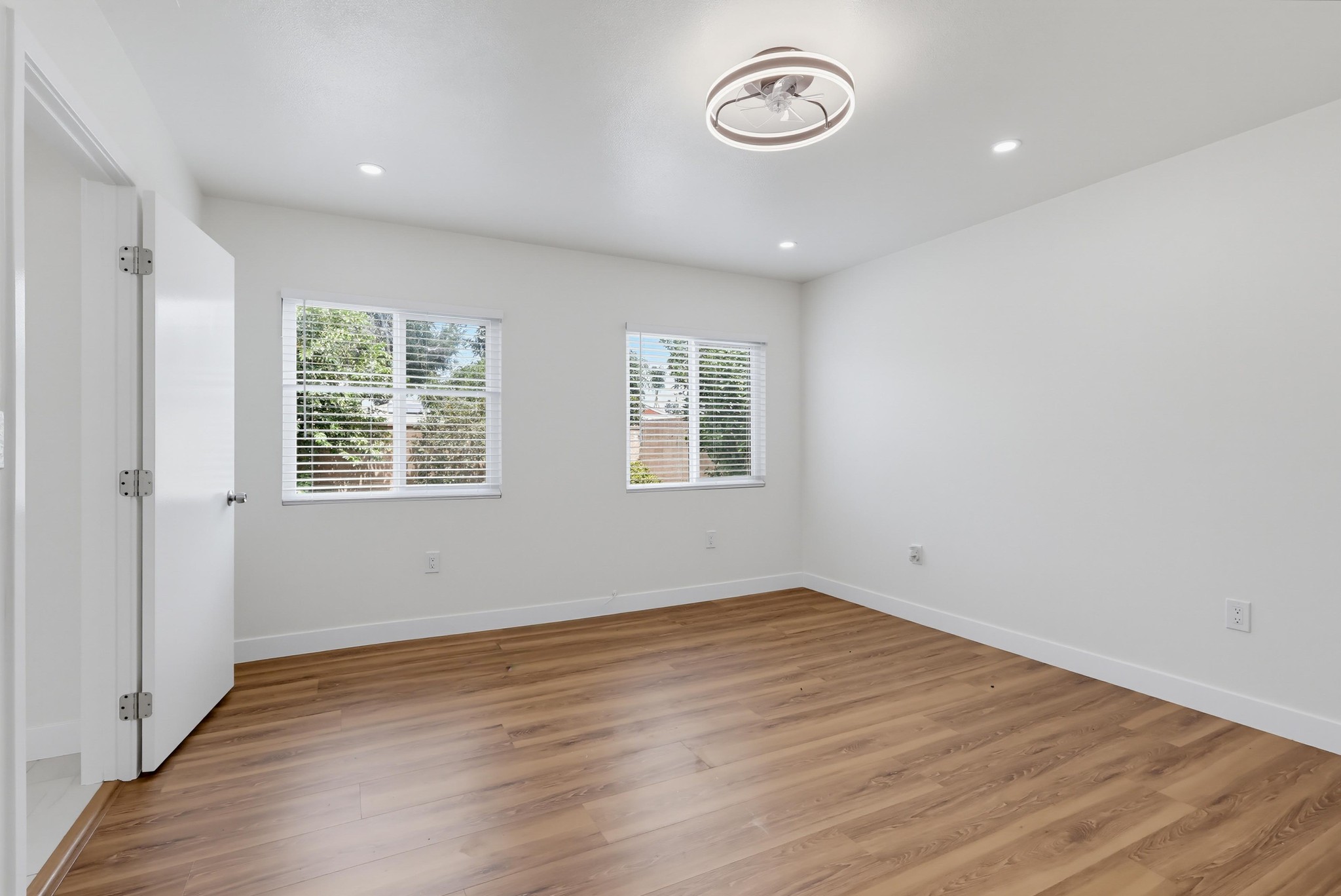 Virtual tour photo 57 of 77 for 2841 E 69th St