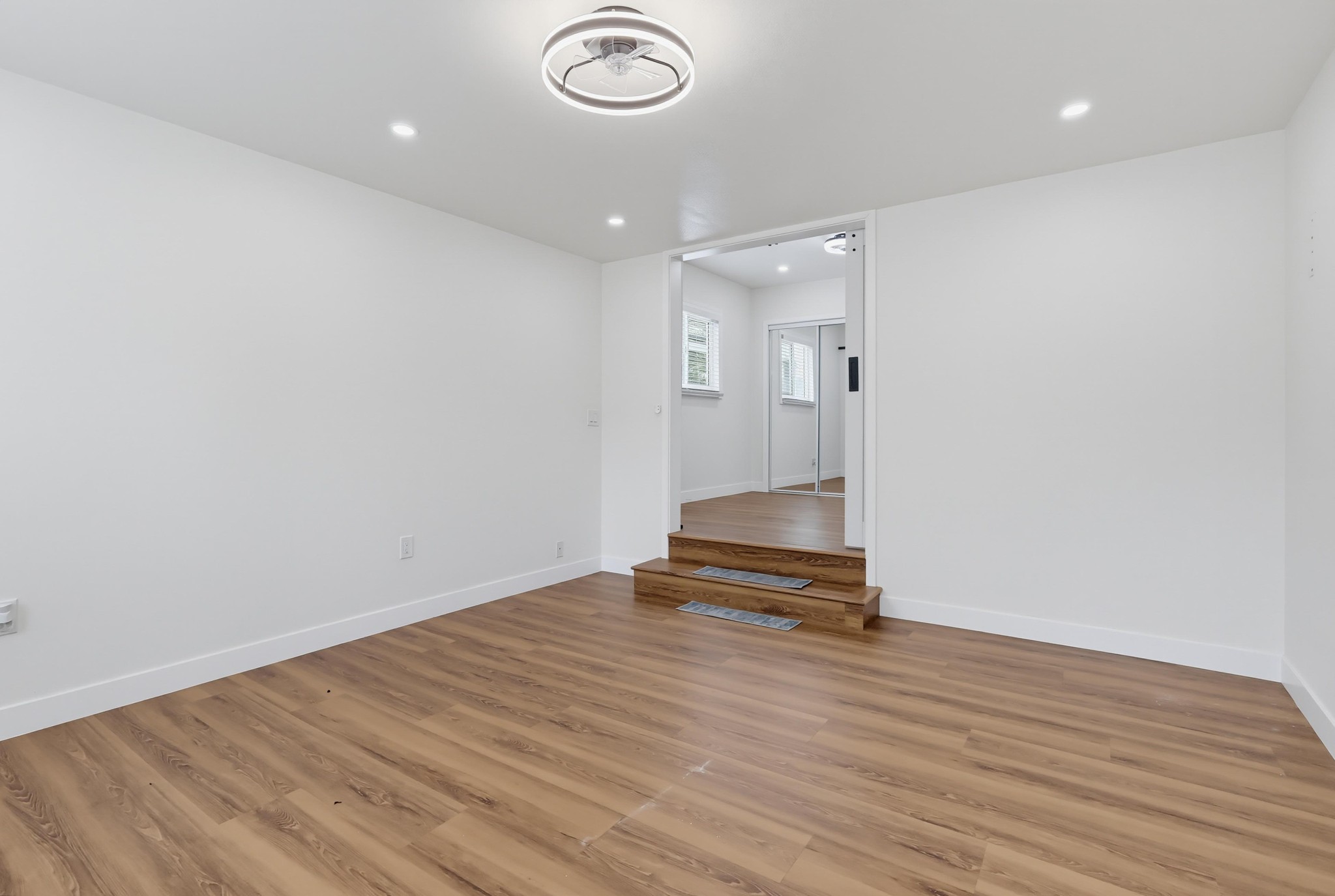 Virtual tour photo 58 of 77 for 2841 E 69th St