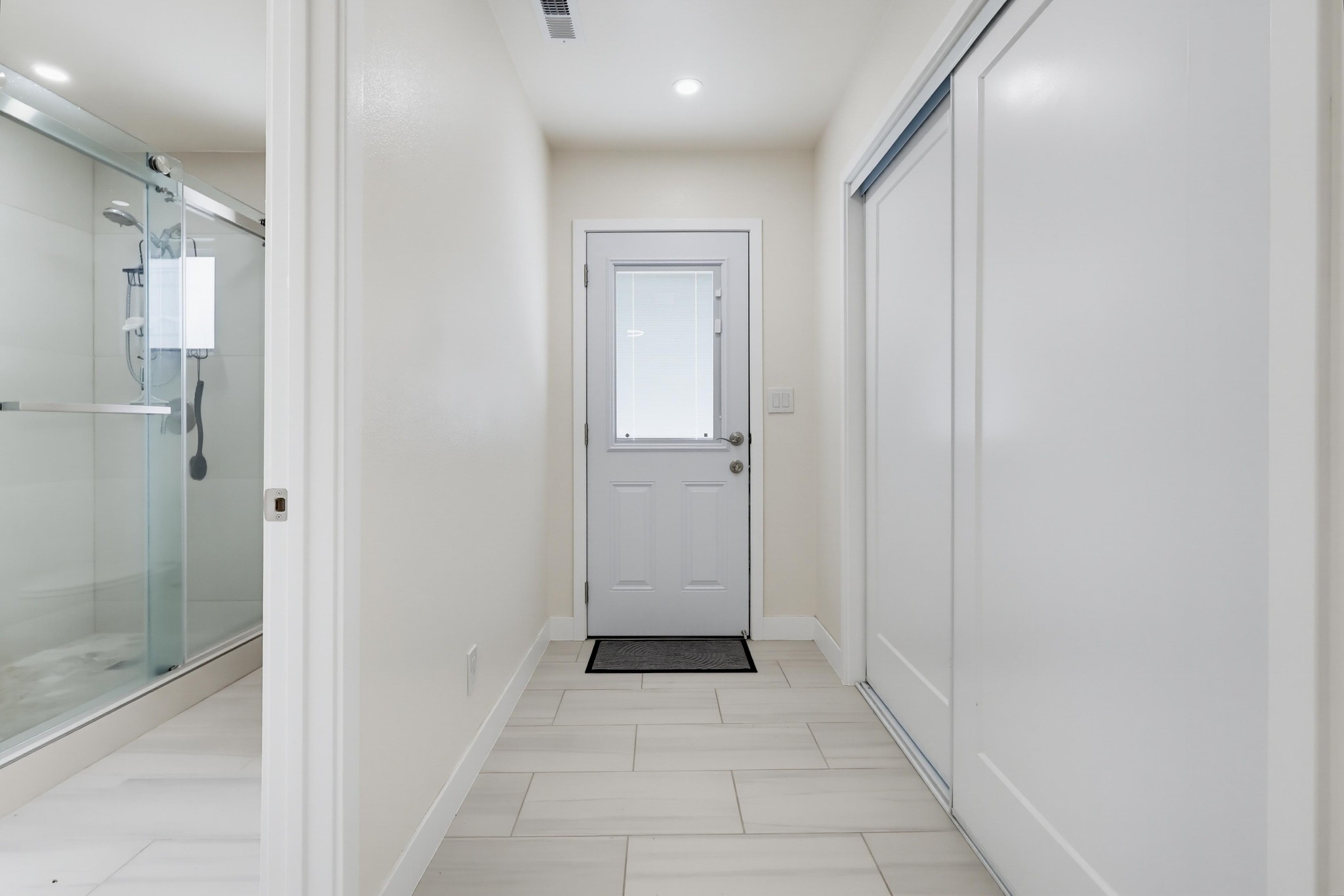 Virtual tour photo 61 of 77 for 2841 E 69th St