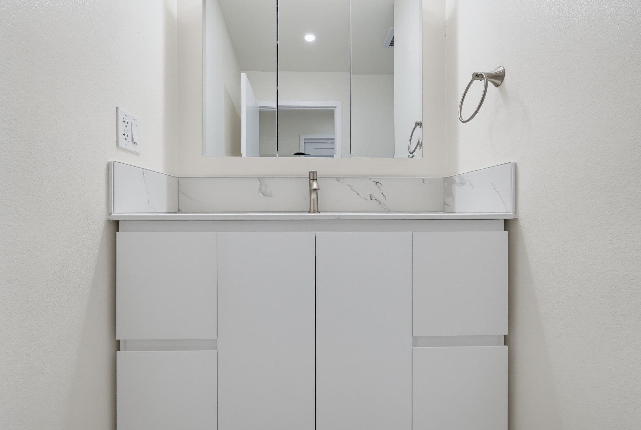 Virtual tour photo 65 of 77 for 2841 E 69th St