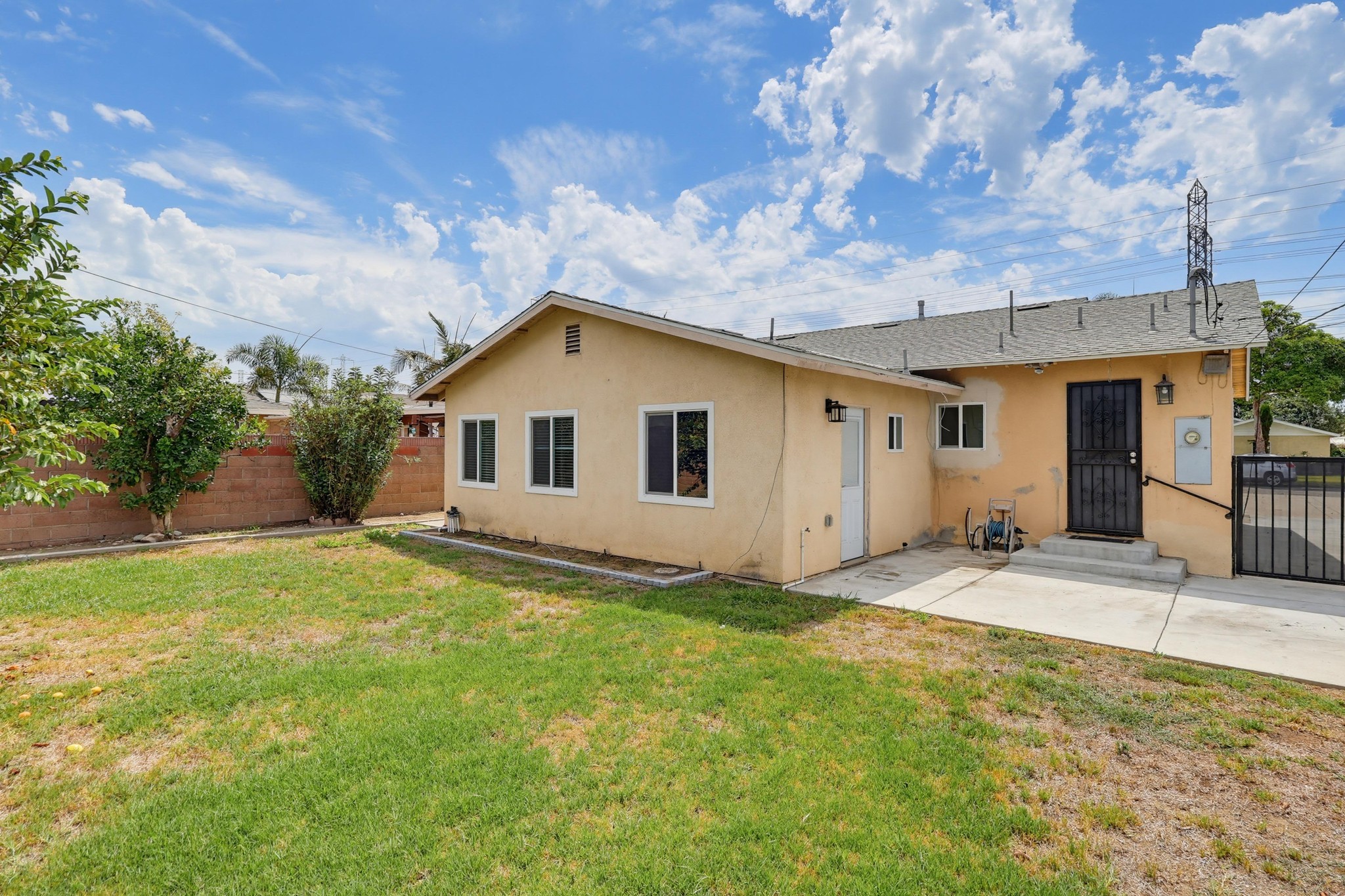 Virtual tour photo 71 of 77 for 2841 E 69th St