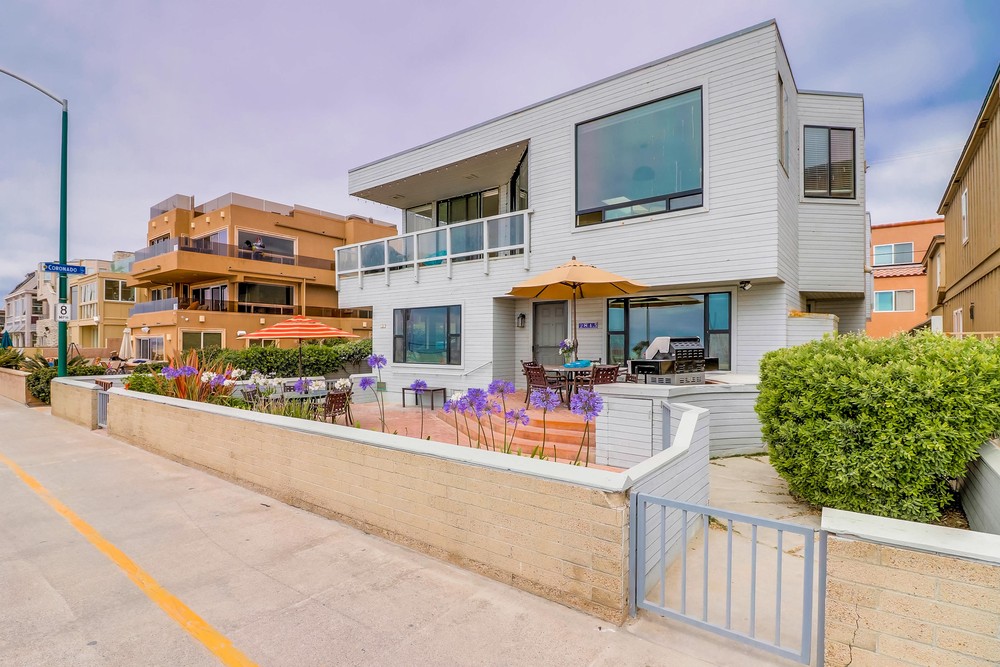 Virtual tour photo 3 of 37 for 2845 Ocean Front Walk