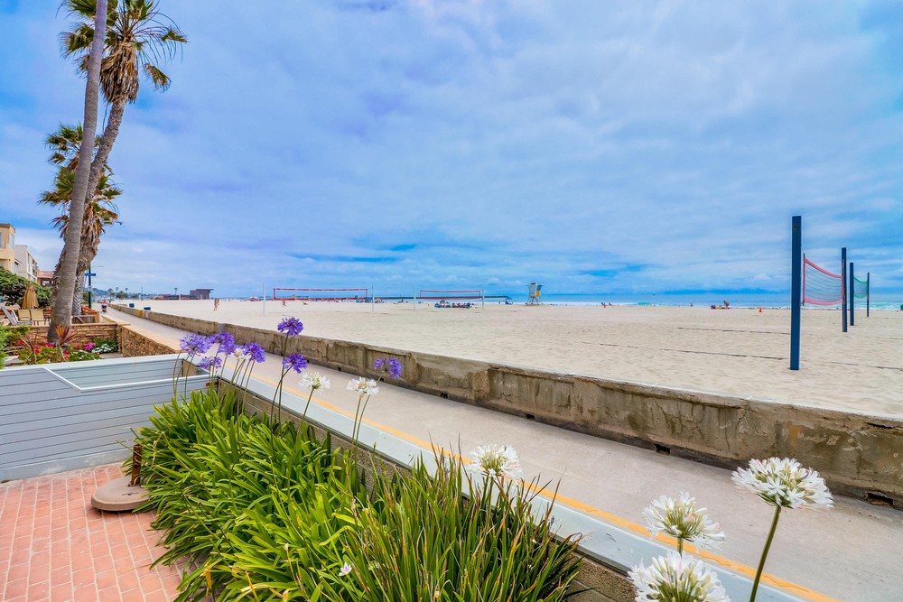 Virtual tour photo 9 of 37 for 2845 Ocean Front Walk
