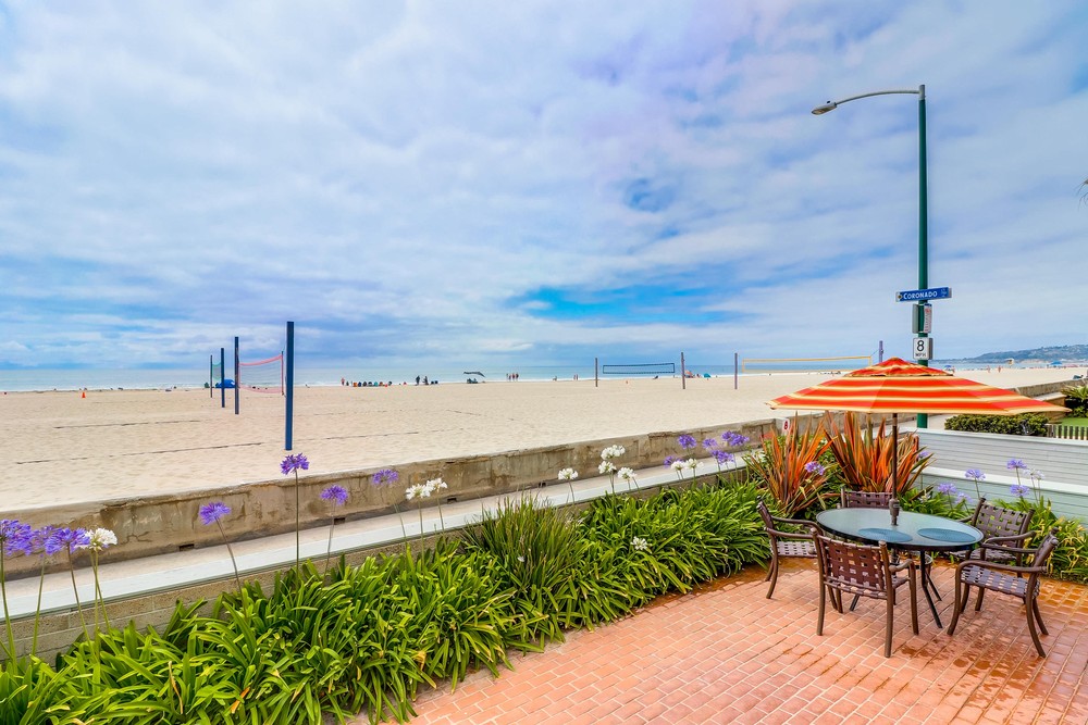 Virtual tour photo 10 of 37 for 2845 Ocean Front Walk