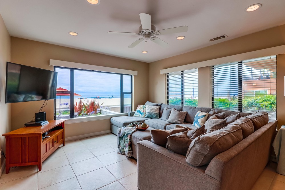 Virtual tour photo 12 of 37 for 2845 Ocean Front Walk