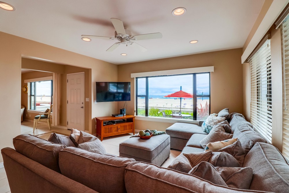 Virtual tour photo 13 of 37 for 2845 Ocean Front Walk