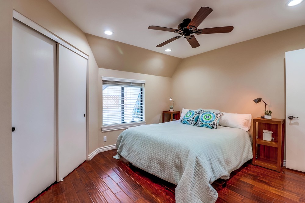 Virtual tour photo 30 of 37 for 2845 Ocean Front Walk