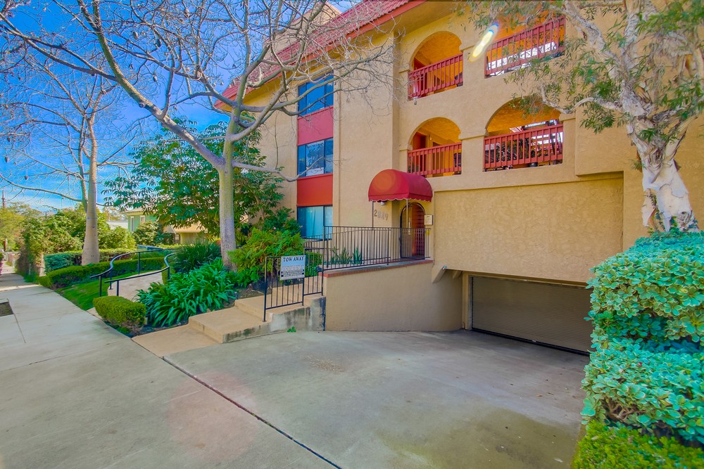 Virtual tour photo 5 of 55 for 2849 E St #15