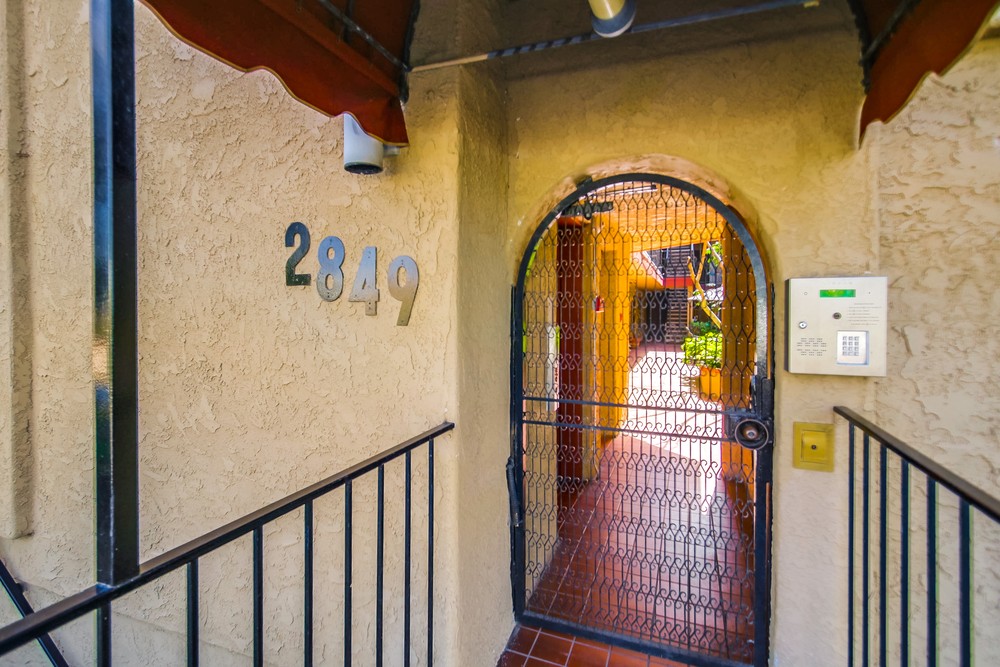 Virtual tour photo 8 of 55 for 2849 E St #15