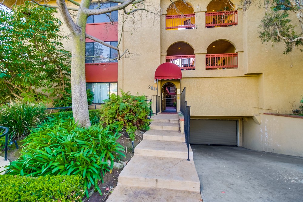 Virtual tour photo 5 of 43 for 2849 E St #15