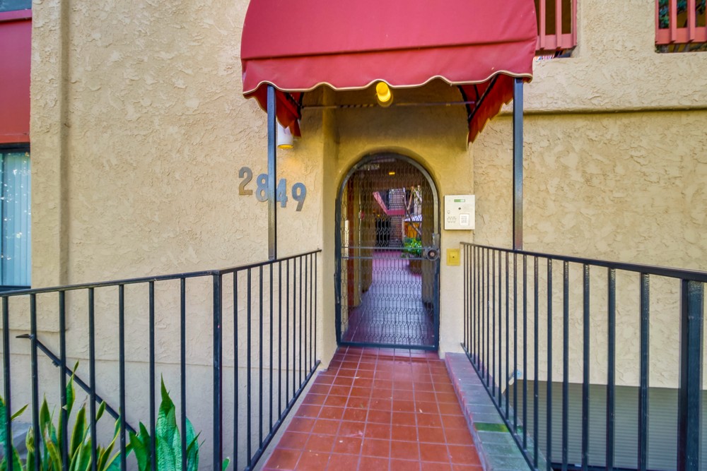 Virtual tour photo 6 of 43 for 2849 E St #15