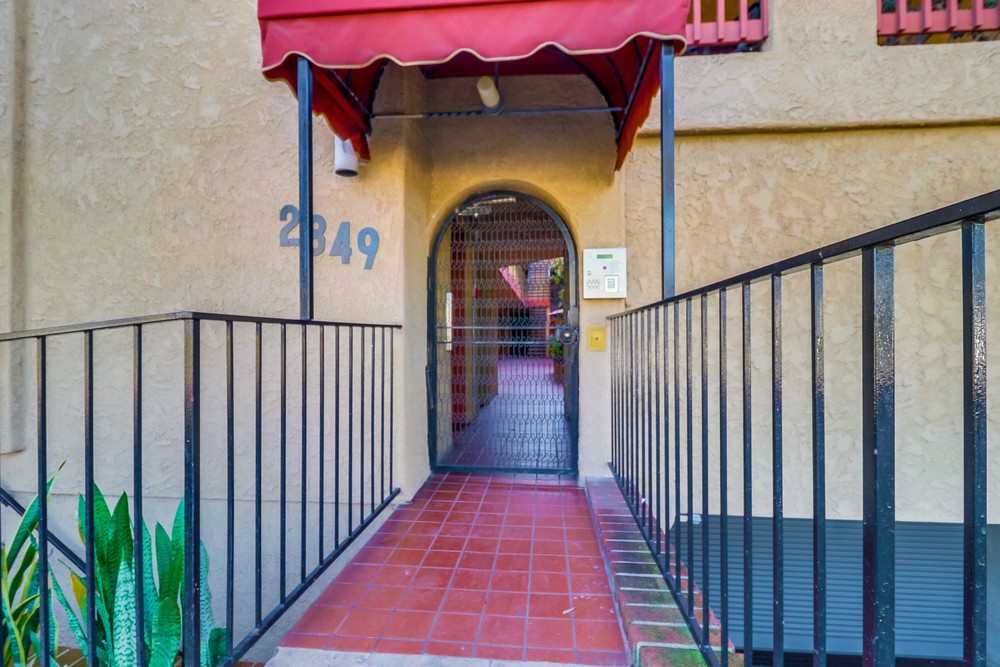 Virtual tour photo 6 of 34 for 2849 E St UNIT 21