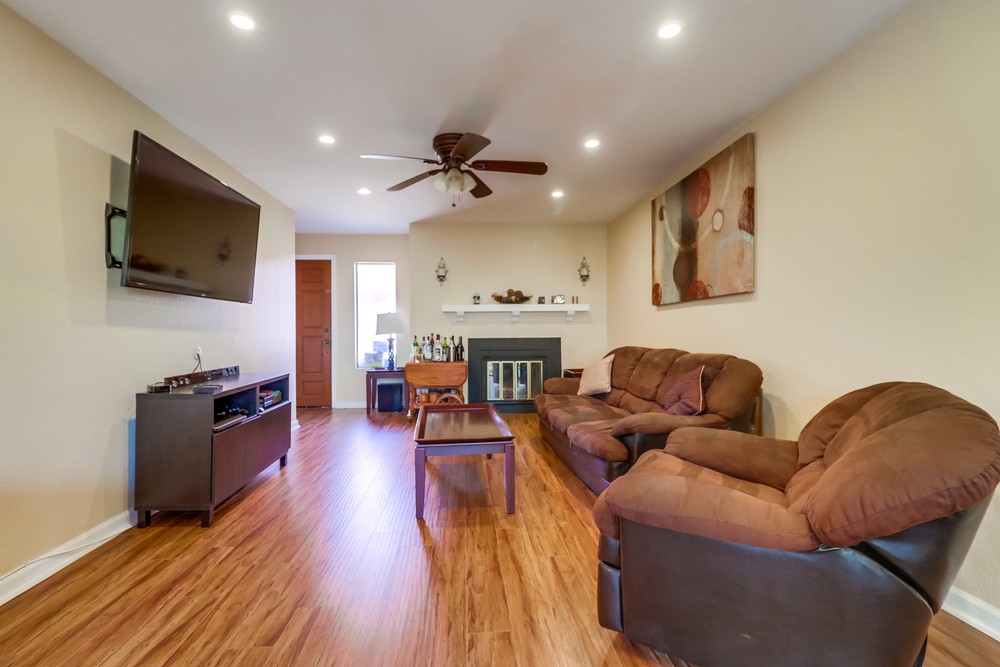 Virtual tour photo 11 of 34 for 2849 E St UNIT 21